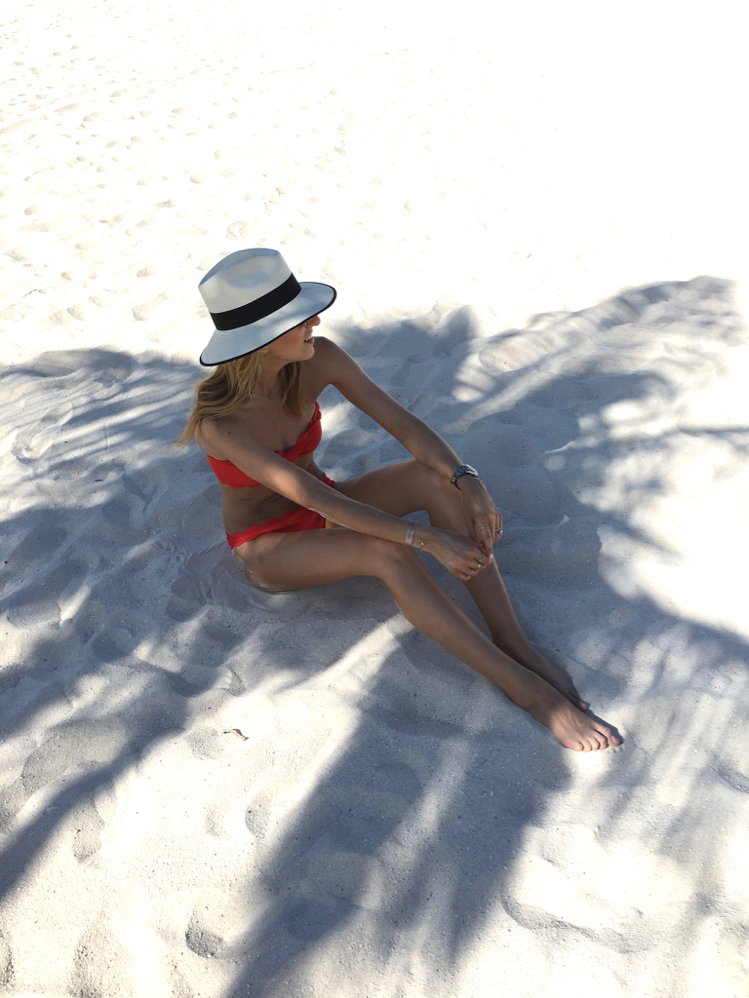 Red Bikini, Scallop Marysia Bikini, Resort, Ocean, Beach Vacation, Panama Hat